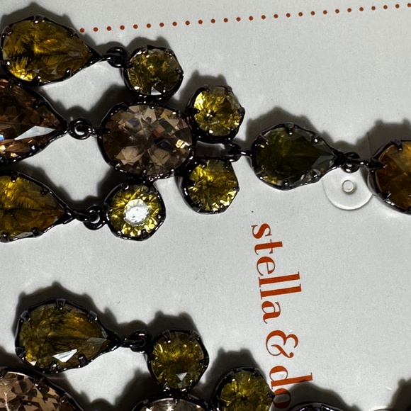 Stella & Dot Earrings - Picture 7 of 7